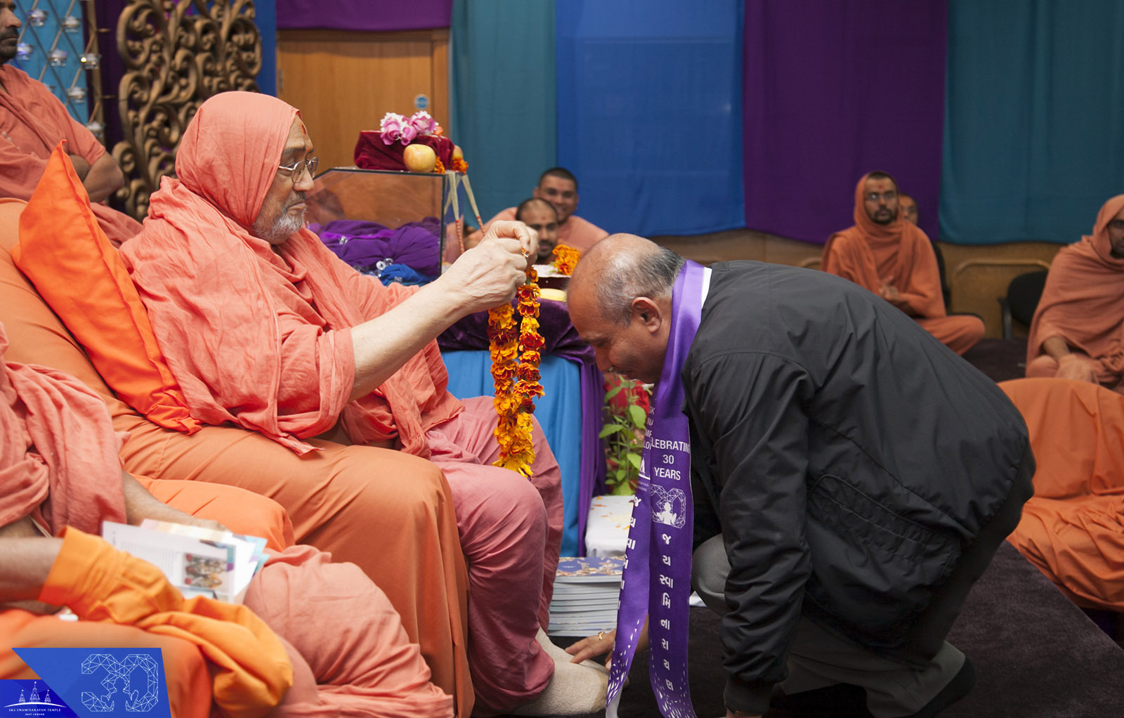 ©1987-2017 SKS Swaminarayan Temple East London